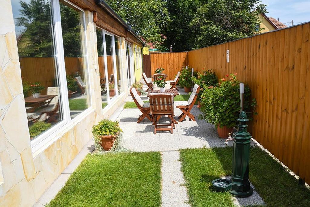 Blueline Motel Jászberény Zewnętrze zdjęcie
