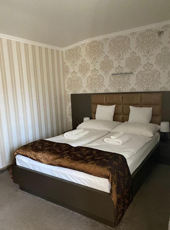 Blueline Motel Jászberény Zewnętrze zdjęcie
