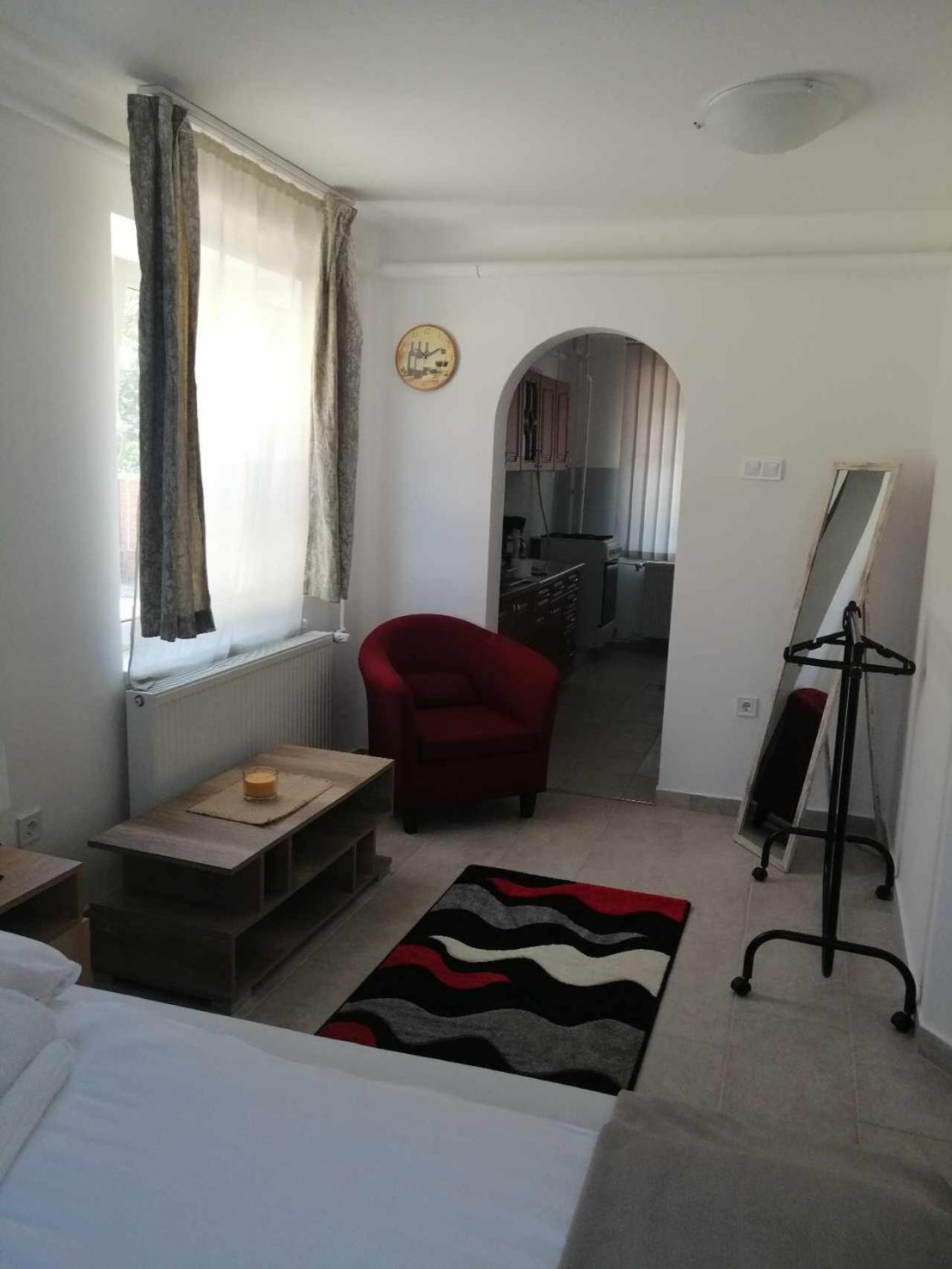 Blueline Motel Jászberény Zewnętrze zdjęcie